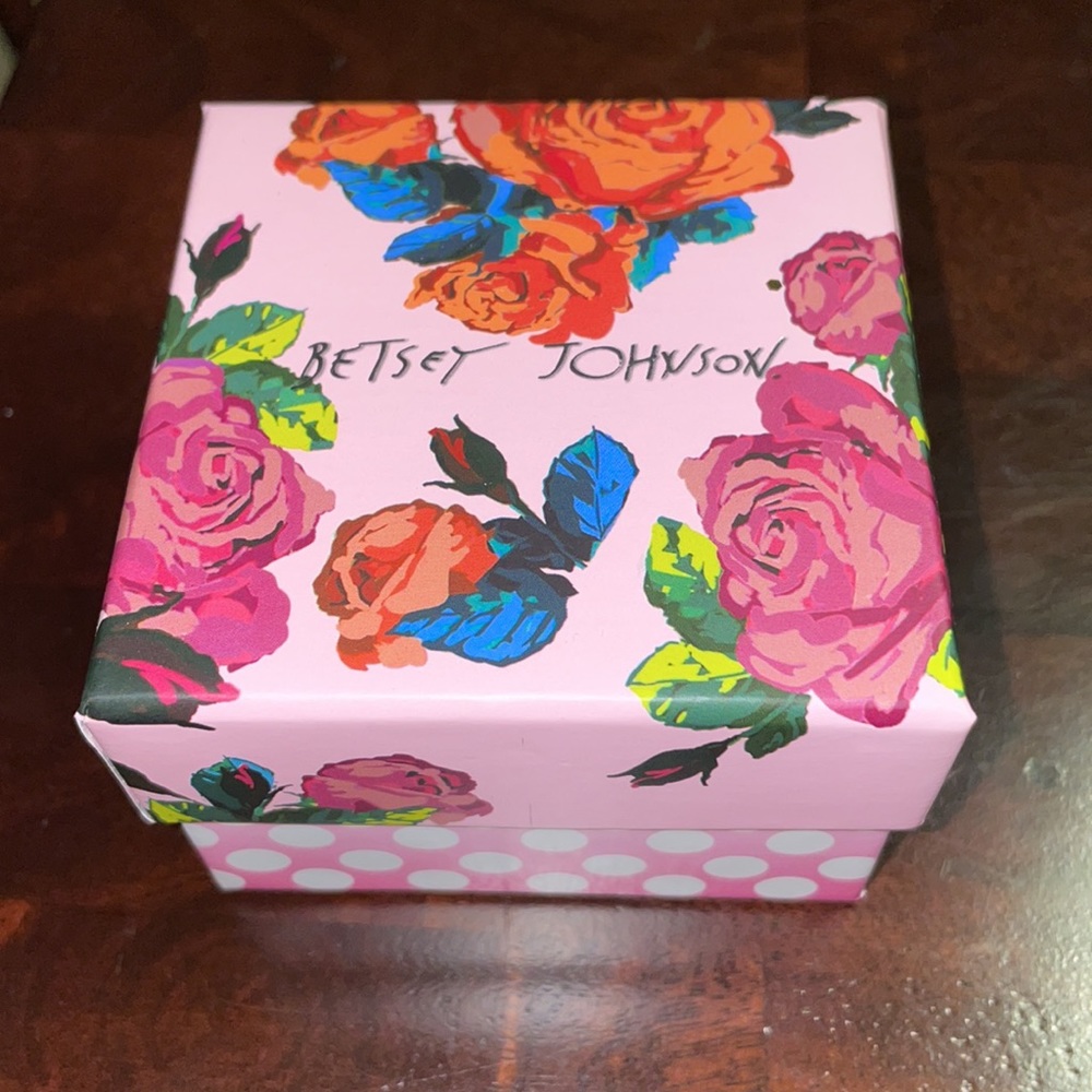 Betsey Johnson Bee Earrings *NEW* - Picture 5 of 6